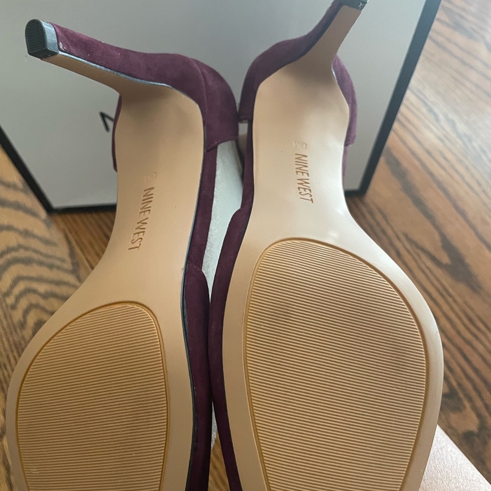 Nine West Burgendy suede heels - Picture 5 of 9